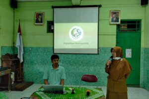 Pelatihan Hidroponik Sayuran SLB B-C YPCM Boyolali Bersama Karang Taruna Tandur Singkil, Boyolali